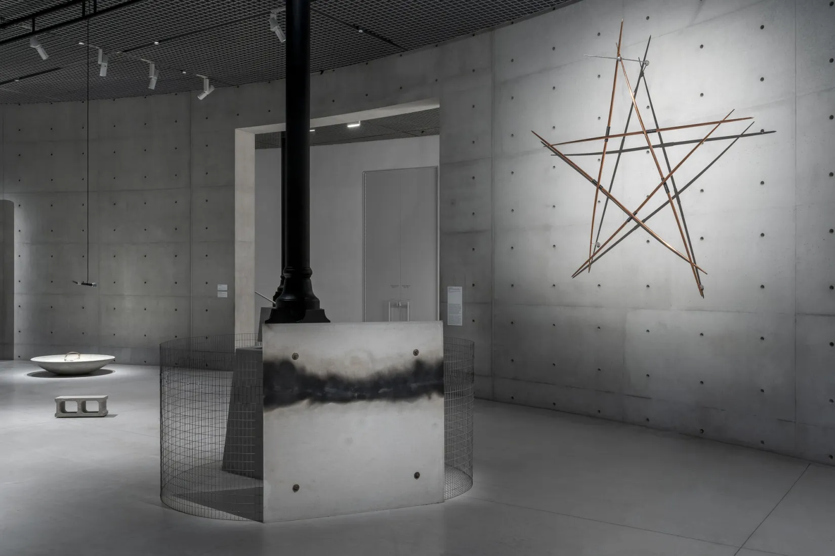 Gilberto Zorio　ジルベルト・ゾリオ Gilberto Zorio born 1944 | Tate